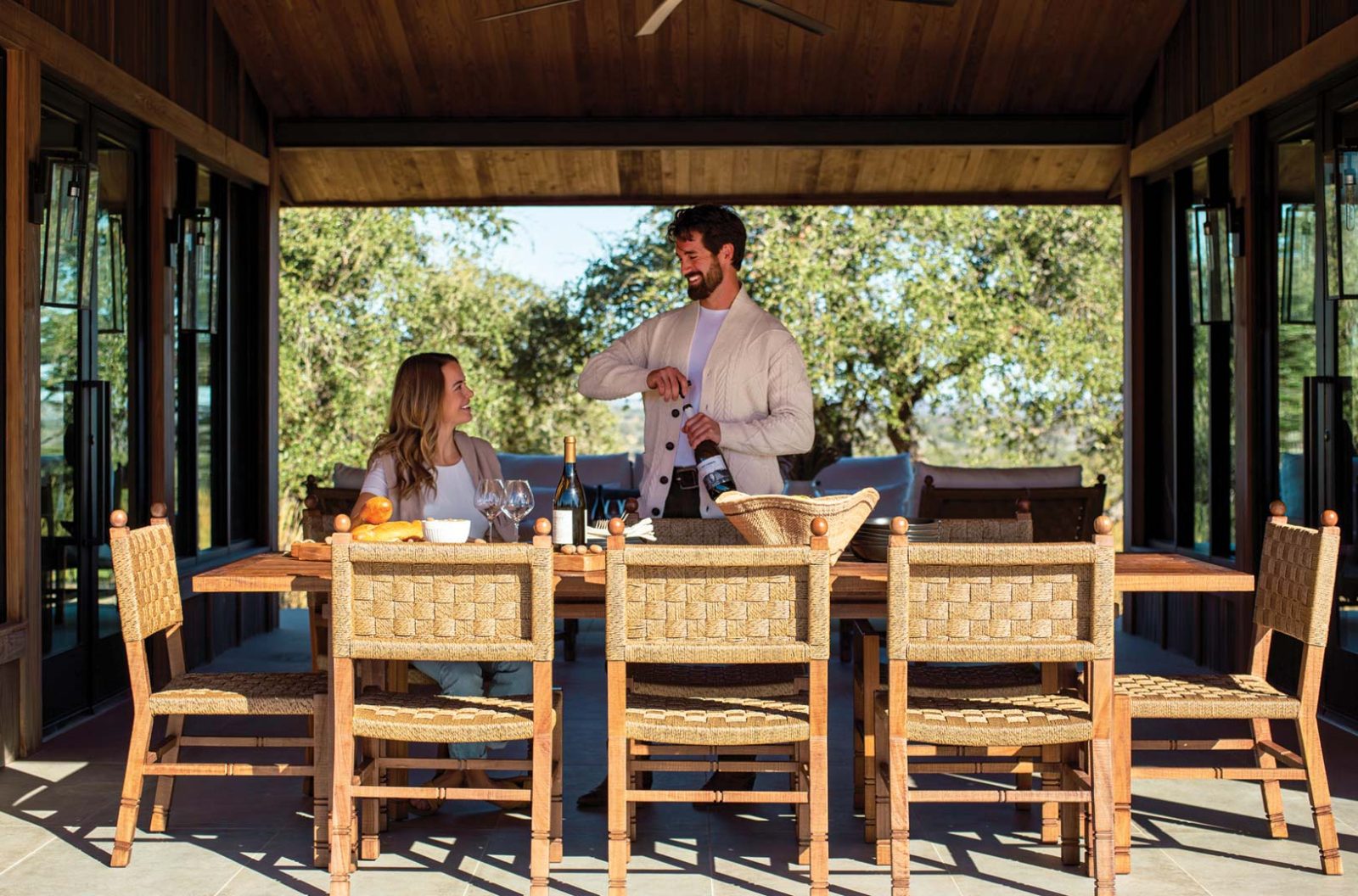 lifestyle vaterra 2501 outdoor people 1 dining